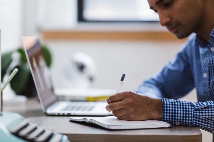 The Very Best Dating Websites For Finding Serious Relationships, According To Therapists